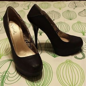 Qupid Black 5-inch Platform Heels 6.5 Faux Leather